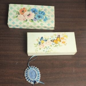 BUNDLE OF AVON VINTAGE SOAP